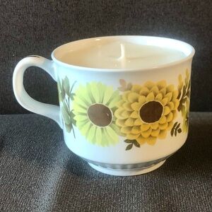 Handmade White and Yellow Flower Floral Unscented Mug Candle